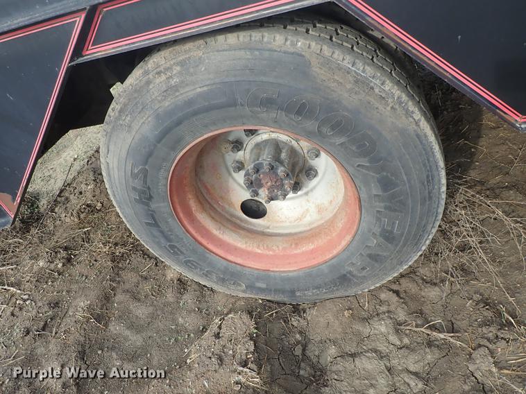 image for item DF1115 1988 International 1754 service truck