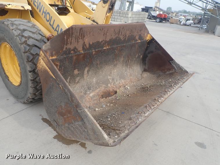 image for item DF1116 2000 New Holland LW110 wheel loader