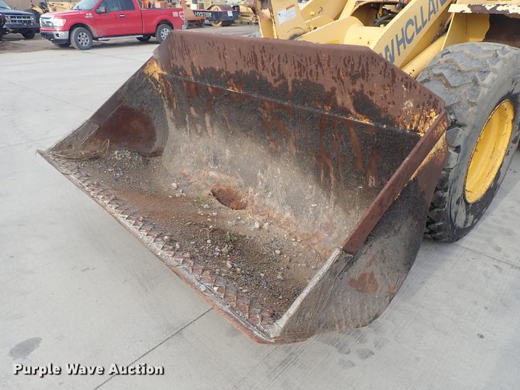image for item DF1116 2000 New Holland LW110 wheel loader