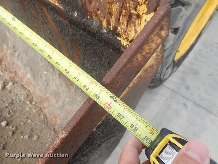 image for item DF1116 2000 New Holland LW110 wheel loader