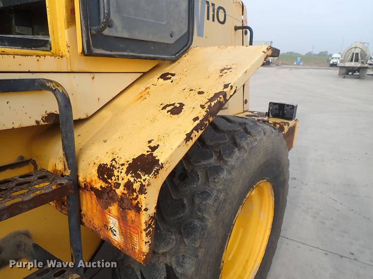 image for item DF1116 2000 New Holland LW110 wheel loader