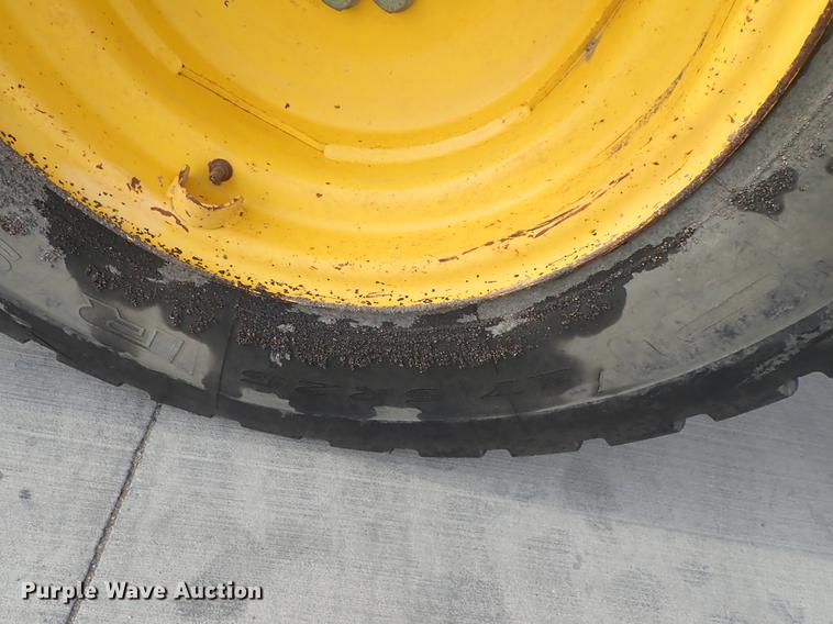 image for item DF1116 2000 New Holland LW110 wheel loader