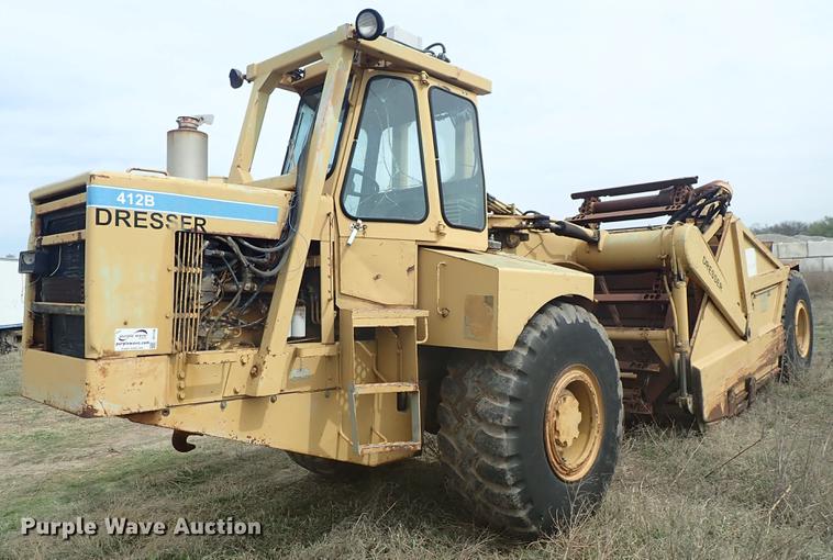 image for item DF1138 1988 Dresser 412B elevating scraper