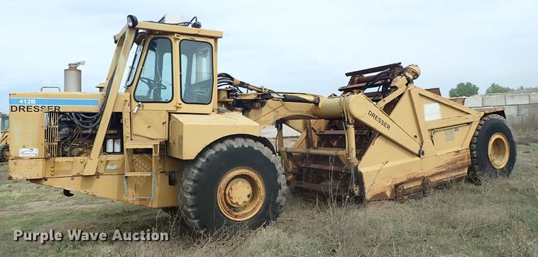 image for item DF1138 1988 Dresser 412B elevating scraper