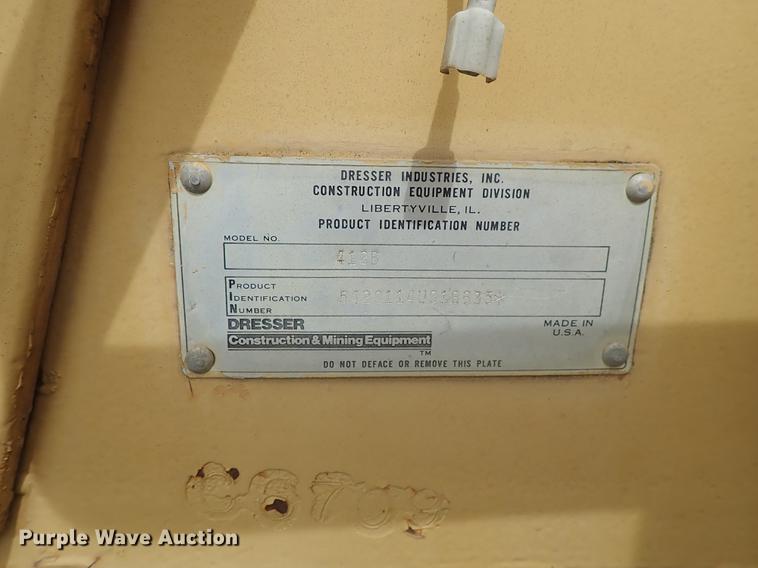 image for item DF1138 1988 Dresser 412B elevating scraper