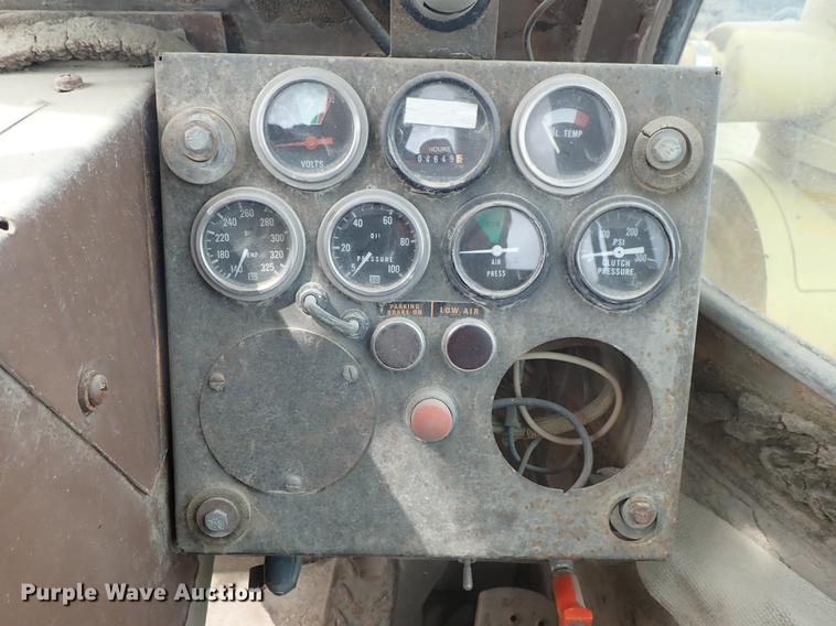 image for item DF1138 1988 Dresser 412B elevating scraper