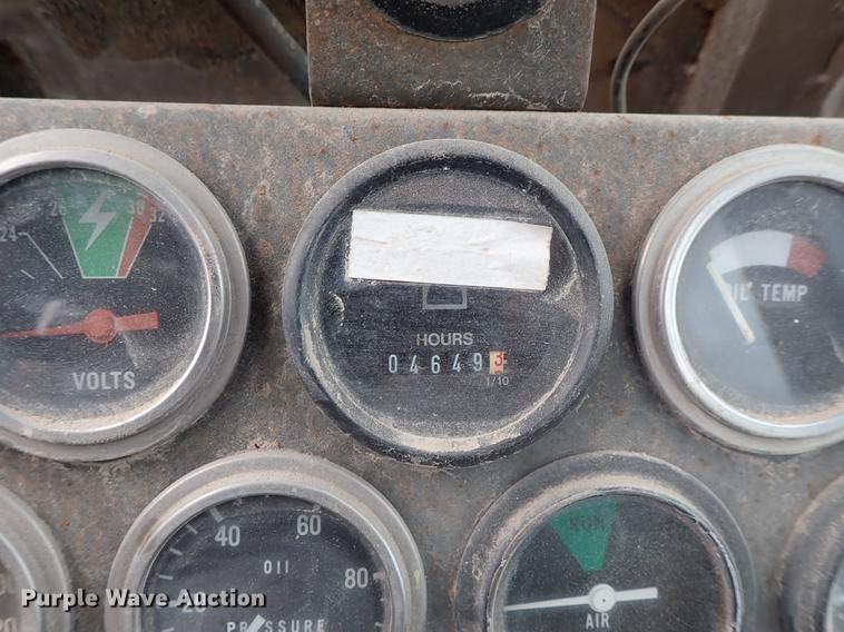 image for item DF1138 1988 Dresser 412B elevating scraper