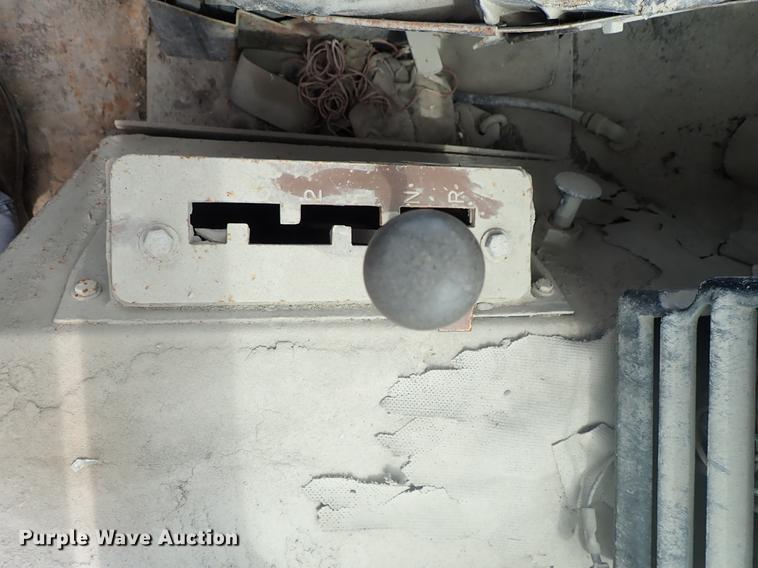 image for item DF1138 1988 Dresser 412B elevating scraper