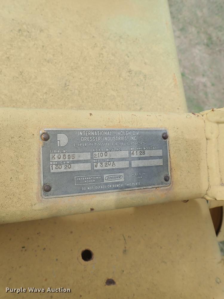 image for item DF1138 1988 Dresser 412B elevating scraper