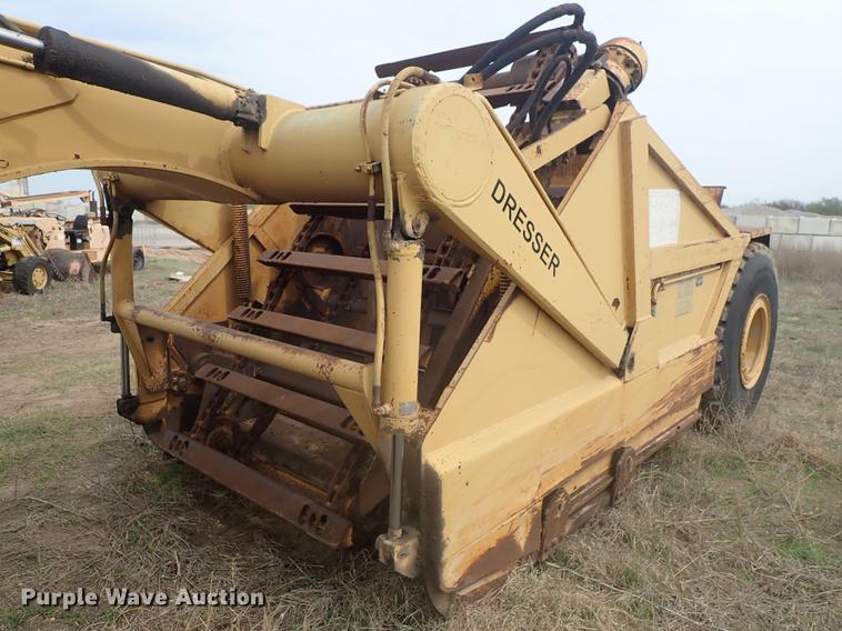 image for item DF1138 1988 Dresser 412B elevating scraper