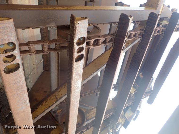 image for item DF1138 1988 Dresser 412B elevating scraper