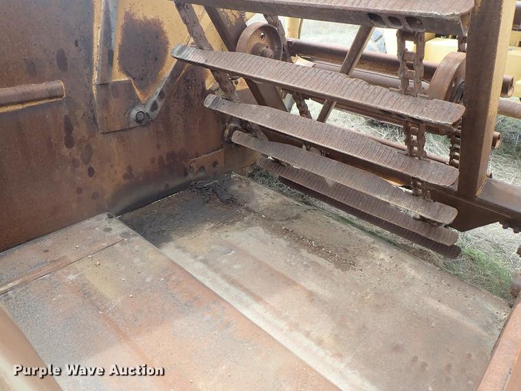 image for item DF1138 1988 Dresser 412B elevating scraper