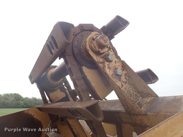 image for item DF1138 1988 Dresser 412B elevating scraper