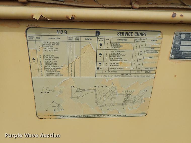 image for item DF1138 1988 Dresser 412B elevating scraper