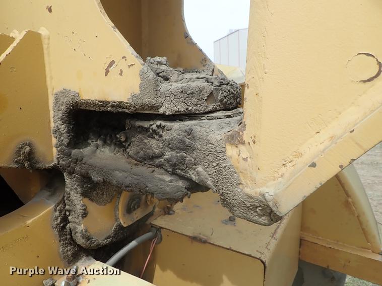 image for item DF1138 1988 Dresser 412B elevating scraper