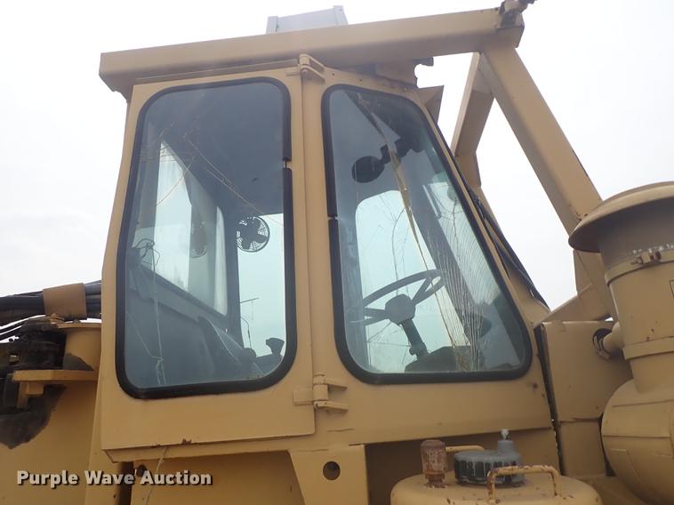 image for item DF1138 1988 Dresser 412B elevating scraper