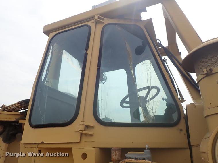 image for item DF1138 1988 Dresser 412B elevating scraper