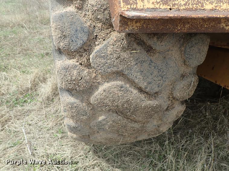 image for item DF1138 1988 Dresser 412B elevating scraper