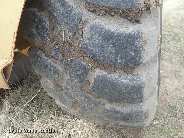 image for item DF1138 1988 Dresser 412B elevating scraper