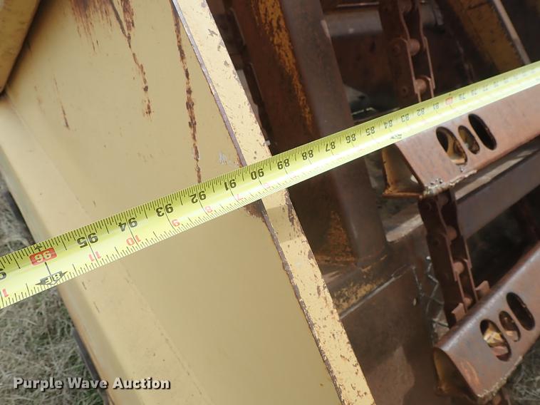 image for item DF1138 1988 Dresser 412B elevating scraper