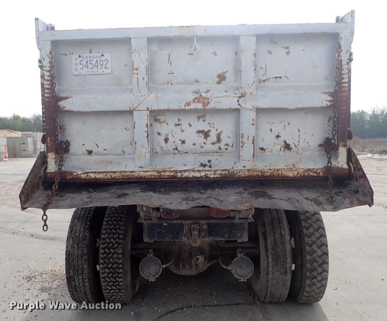 image for item DF1139 1984 Ford L804 dump truck