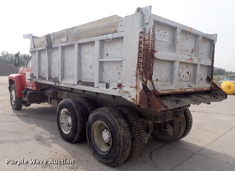 image for item DF1139 1984 Ford L804 dump truck