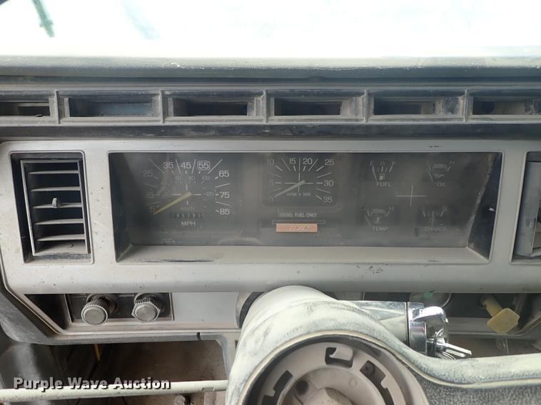 image for item DF1139 1984 Ford L804 dump truck