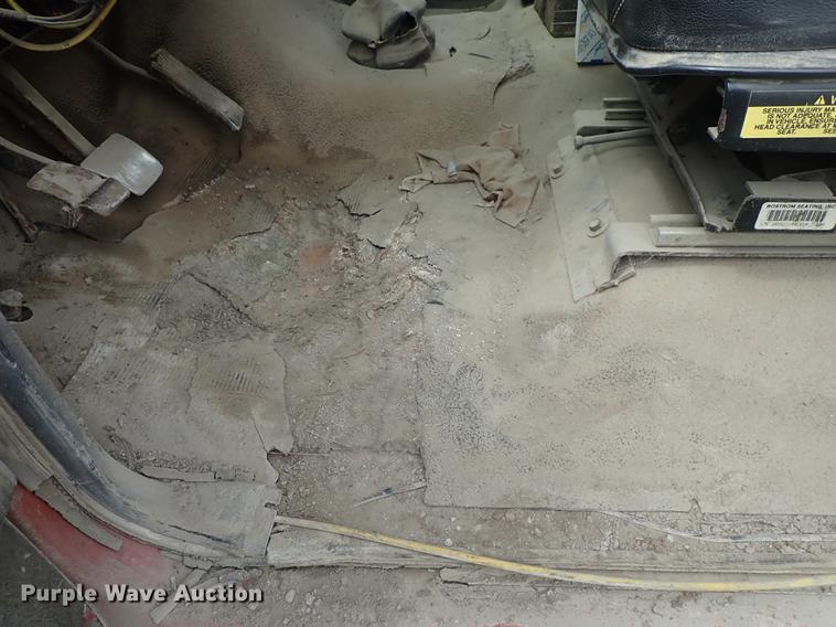 image for item DF1139 1984 Ford L804 dump truck