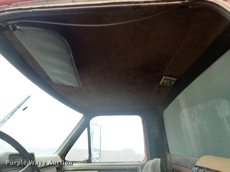 image for item DF1139 1984 Ford L804 dump truck