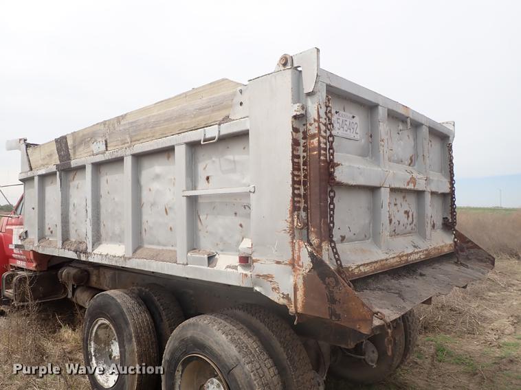 image for item DF1139 1984 Ford L804 dump truck