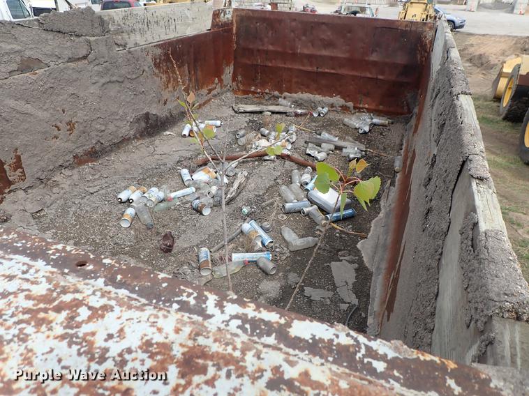 image for item DF1139 1984 Ford L804 dump truck