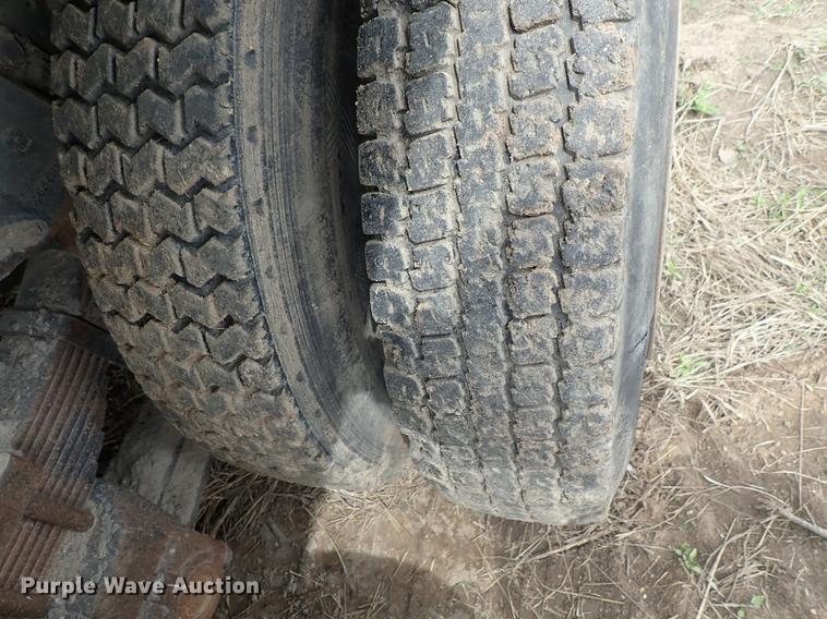 image for item DF1139 1984 Ford L804 dump truck