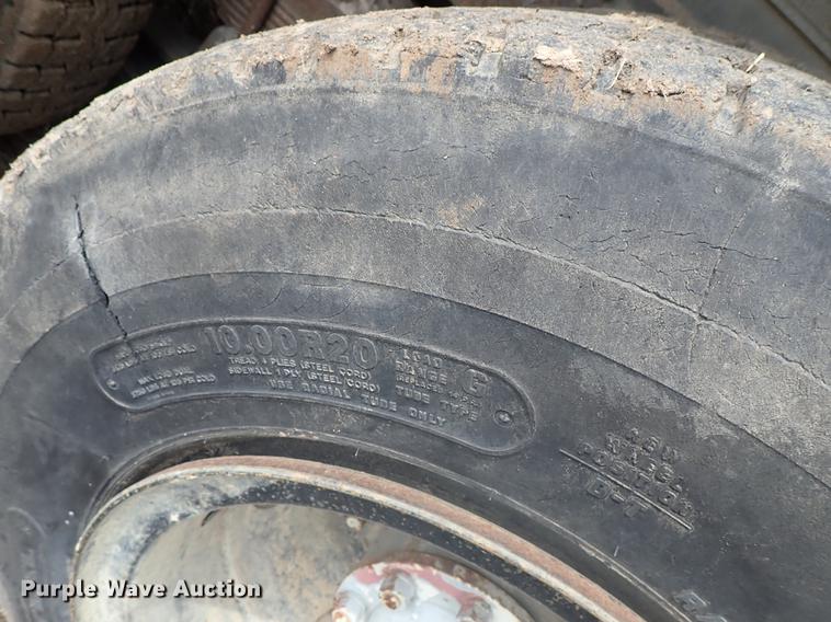 image for item DF1139 1984 Ford L804 dump truck