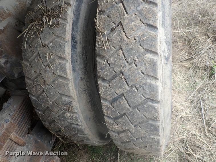 image for item DF1139 1984 Ford L804 dump truck