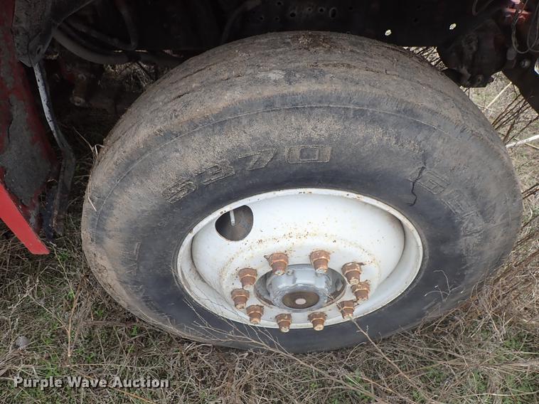 image for item DF1139 1984 Ford L804 dump truck