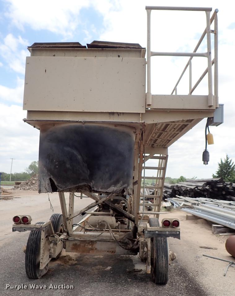 image for item DF1162 2000 Kolberg 52 pug mill with conveyor