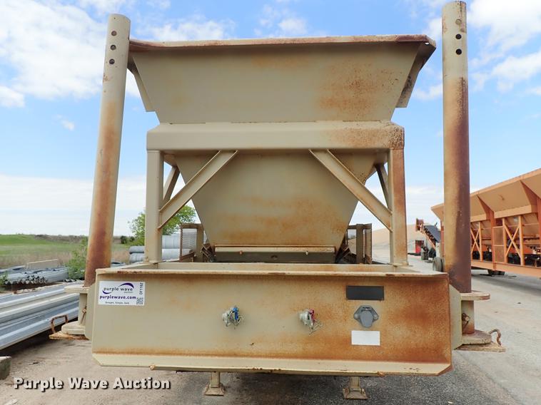 image for item DF1162 2000 Kolberg 52 pug mill with conveyor