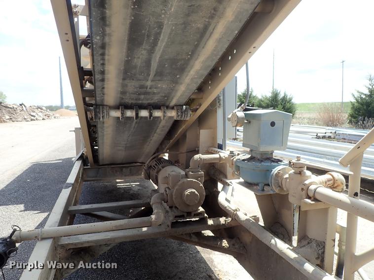 image for item DF1162 2000 Kolberg 52 pug mill with conveyor