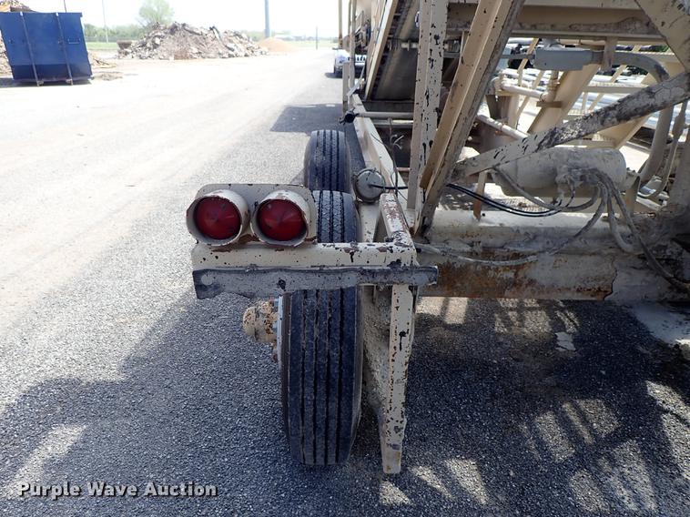 image for item DF1162 2000 Kolberg 52 pug mill with conveyor