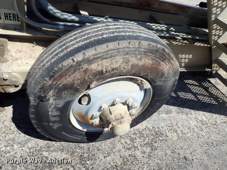 image for item DF1162 2000 Kolberg 52 pug mill with conveyor