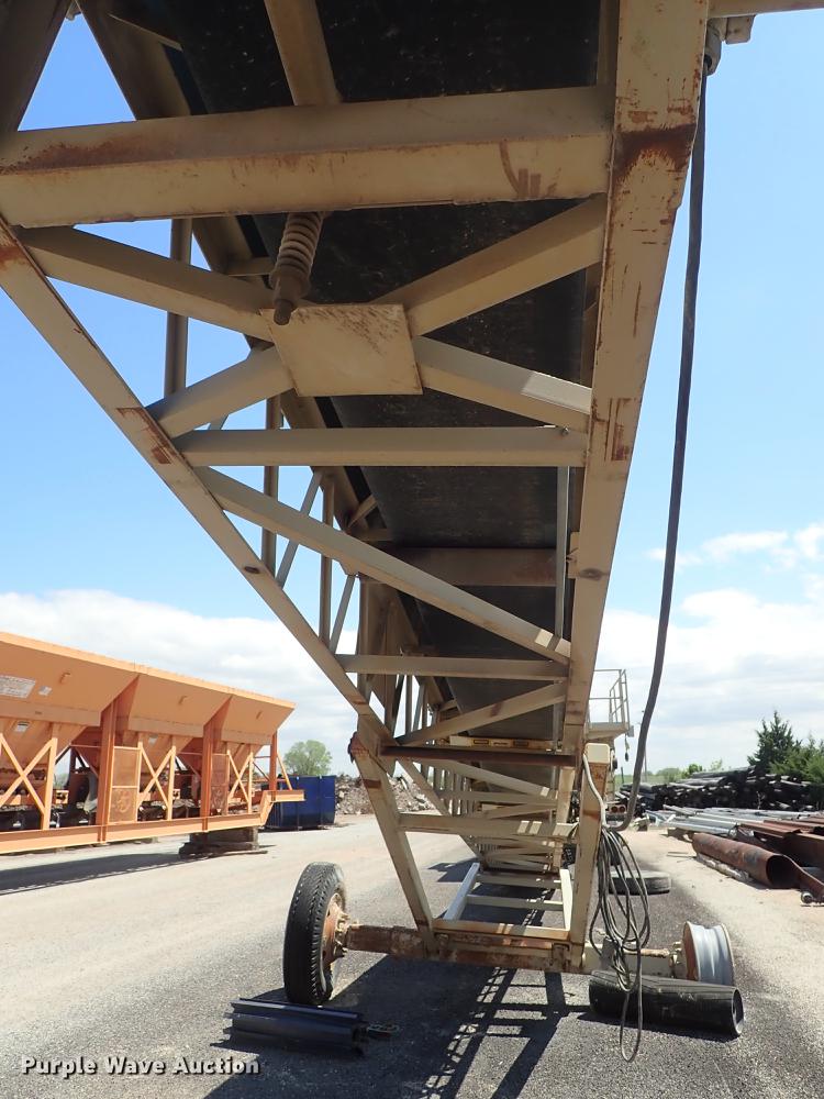 image for item DF1162 2000 Kolberg 52 pug mill with conveyor