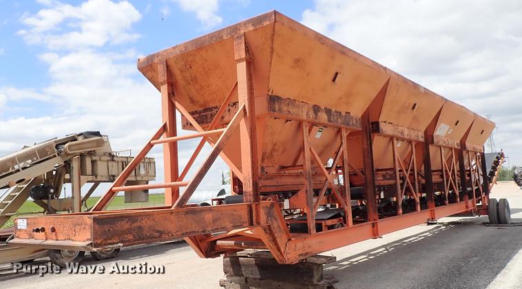 image for item DF1163 1998 Kolberg 924-8 4 bin feeding system