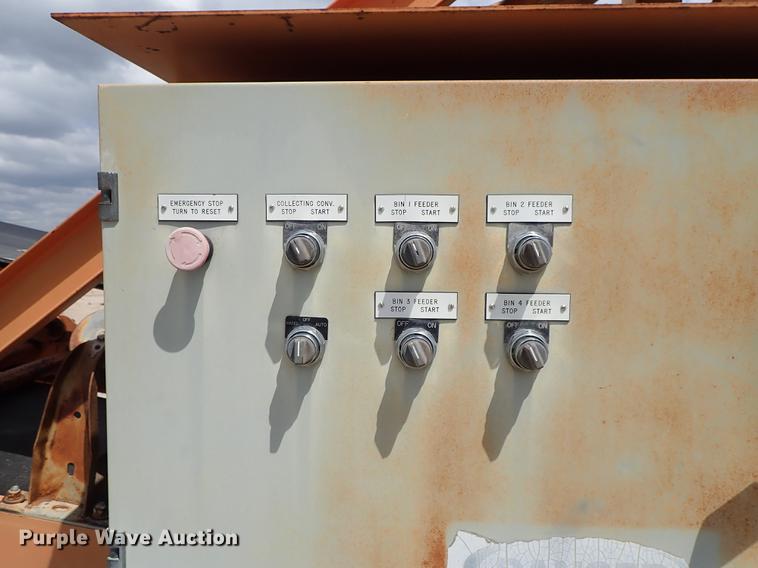 image for item DF1163 1998 Kolberg 924-8 4 bin feeding system