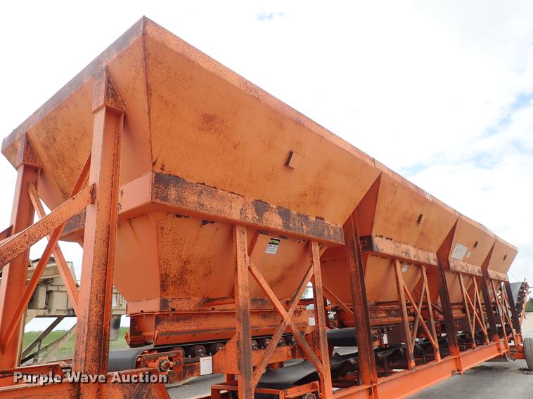 image for item DF1163 1998 Kolberg 924-8 4 bin feeding system