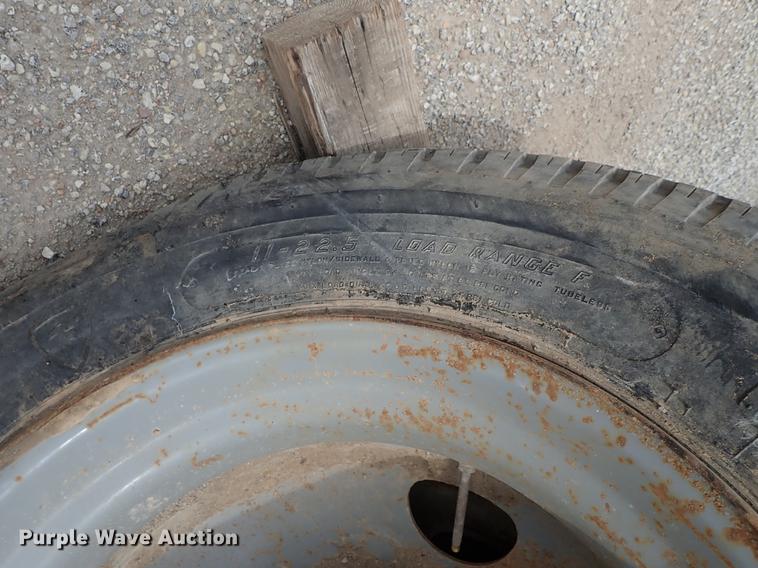 image for item DF1163 1998 Kolberg 924-8 4 bin feeding system