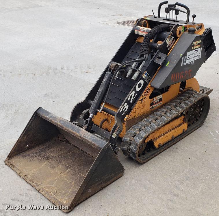 image for item DF3478 Boxer 320 compact utility loader