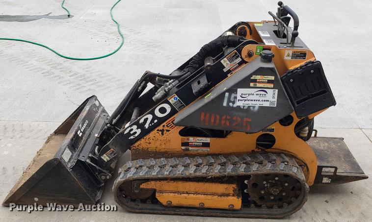 image for item DF3478 Boxer 320 compact utility loader