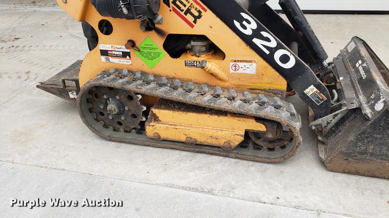 image for item DF3478 Boxer 320 compact utility loader