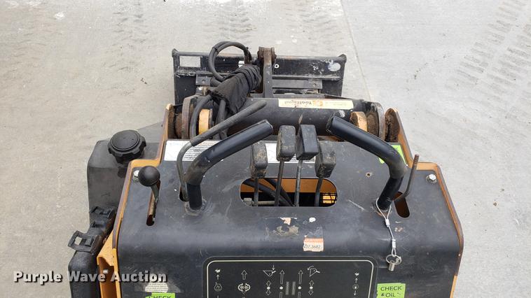 image for item DF3478 Boxer 320 compact utility loader