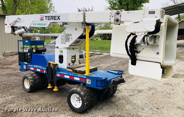 image for item DF6587 2007 Skylift Mini-Arb 39 boom lift